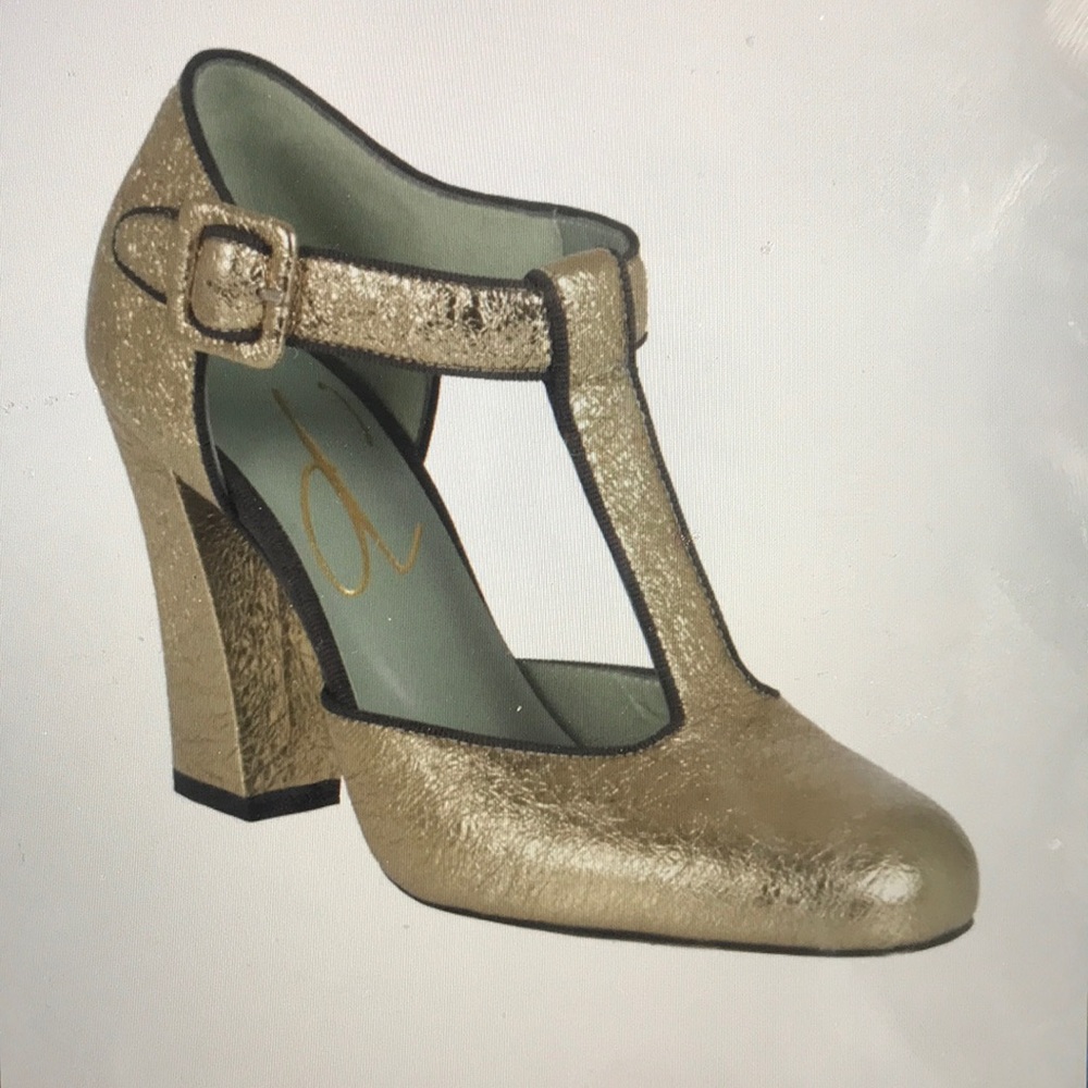 Paola D'Arcano Livia T-strap Gold Mary Jane Pumps